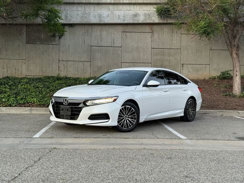 Used 2020 Honda Accord LX image 2