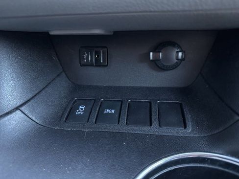 Used 2015 Toyota Highlander XLE image 35