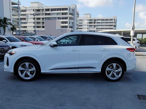Certified 2025 Audi Q5 Premium w/ Premium Plus AWD/4WD image 3