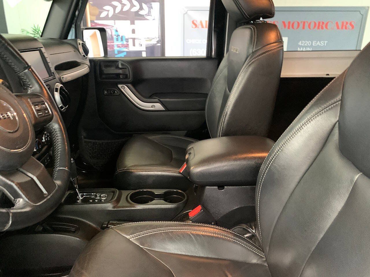 Used 2016 Jeep Wrangler Sahara w/ Connectivity Group AWD/4WD image 11