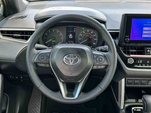 Used 2024 Toyota Corolla Cross SE image 26