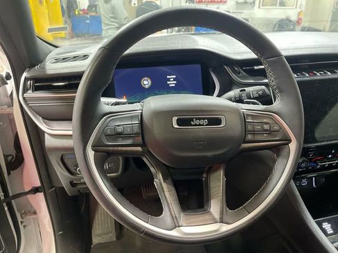 Used 2024 Jeep Grand Cherokee Limited 4xe AWD/4WD image 10