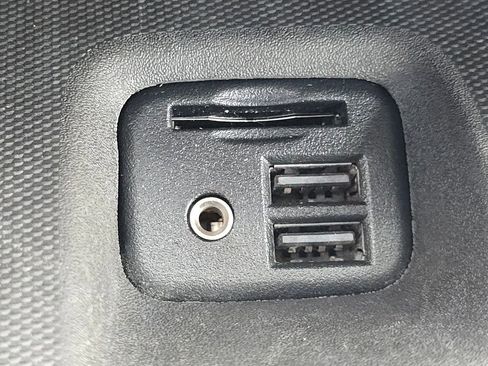 Used 2020 Buick Enclave Essence w/ Sport Touring Edition image 32