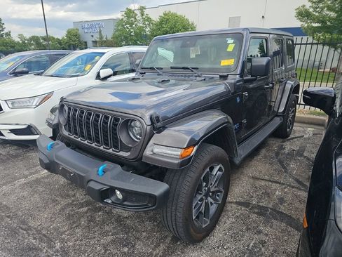 Used 2024 Jeep Wrangler Unlimited w/ Convenience Group AWD/4WD image 1