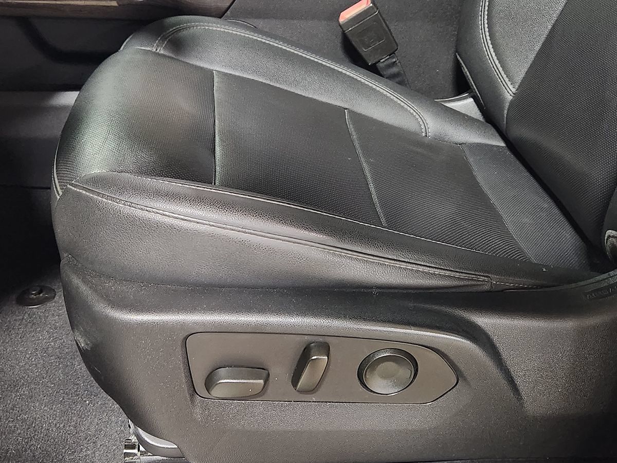 Used 2022 Chevrolet Silverado 1500 LTZ AWD/4WD image 46