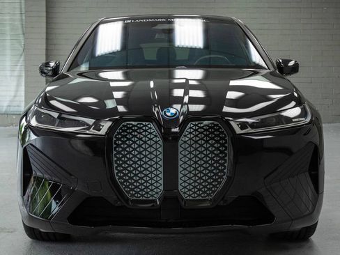 Used 2024 BMW iX xDrive50 w/ Premium Package AWD/4WD image 5