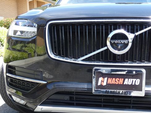 Used 2018 Volvo XC90 T6 Momentum w/ Convenience Package image 18