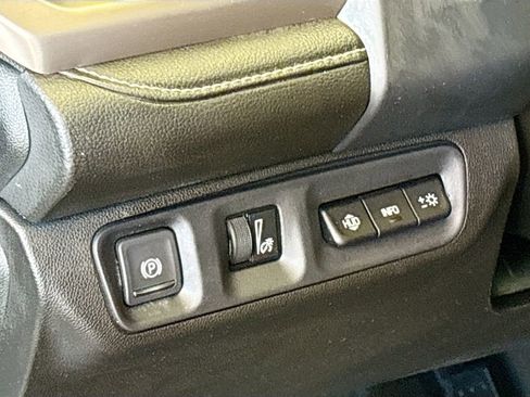 Used 2023 GMC Acadia Denali w/ Denali Ultimate Package image 10