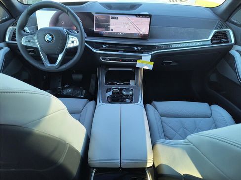 New 2026 BMW X7 xDrive40i AWD/4WD image 11