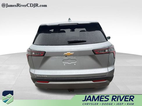 Used 2026 Chevrolet Equinox LT FWD image 9