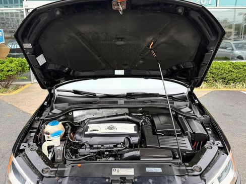 Used 2013 Volkswagen Jetta GLI Autobahn FWD image 39