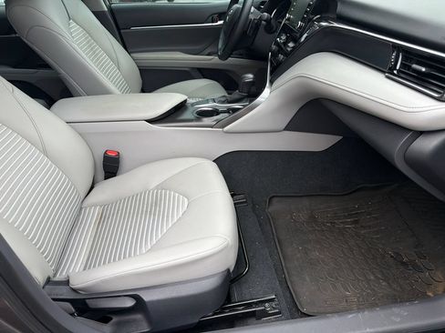 Used 2024 Toyota Camry SE w/ Convenience Package FWD image 11