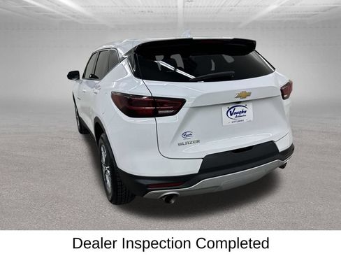 Used 2025 Chevrolet Blazer LT FWD image 11
