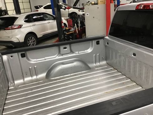 Used 2018 GMC Sierra 1500 SLT w/ SLT Premium Package AWD/4WD image 22