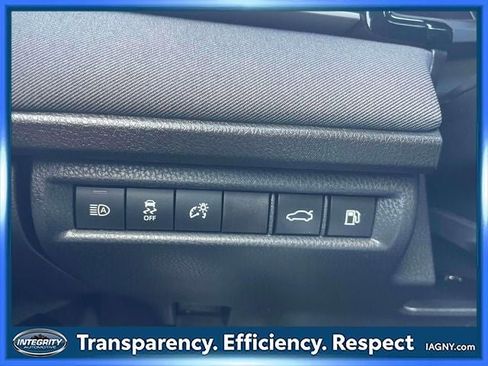 Used 2025 Toyota Camry LE w/ Convenience Package image 19