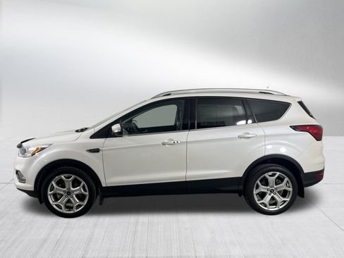 Used 2019 Ford Escape Titanium image 4