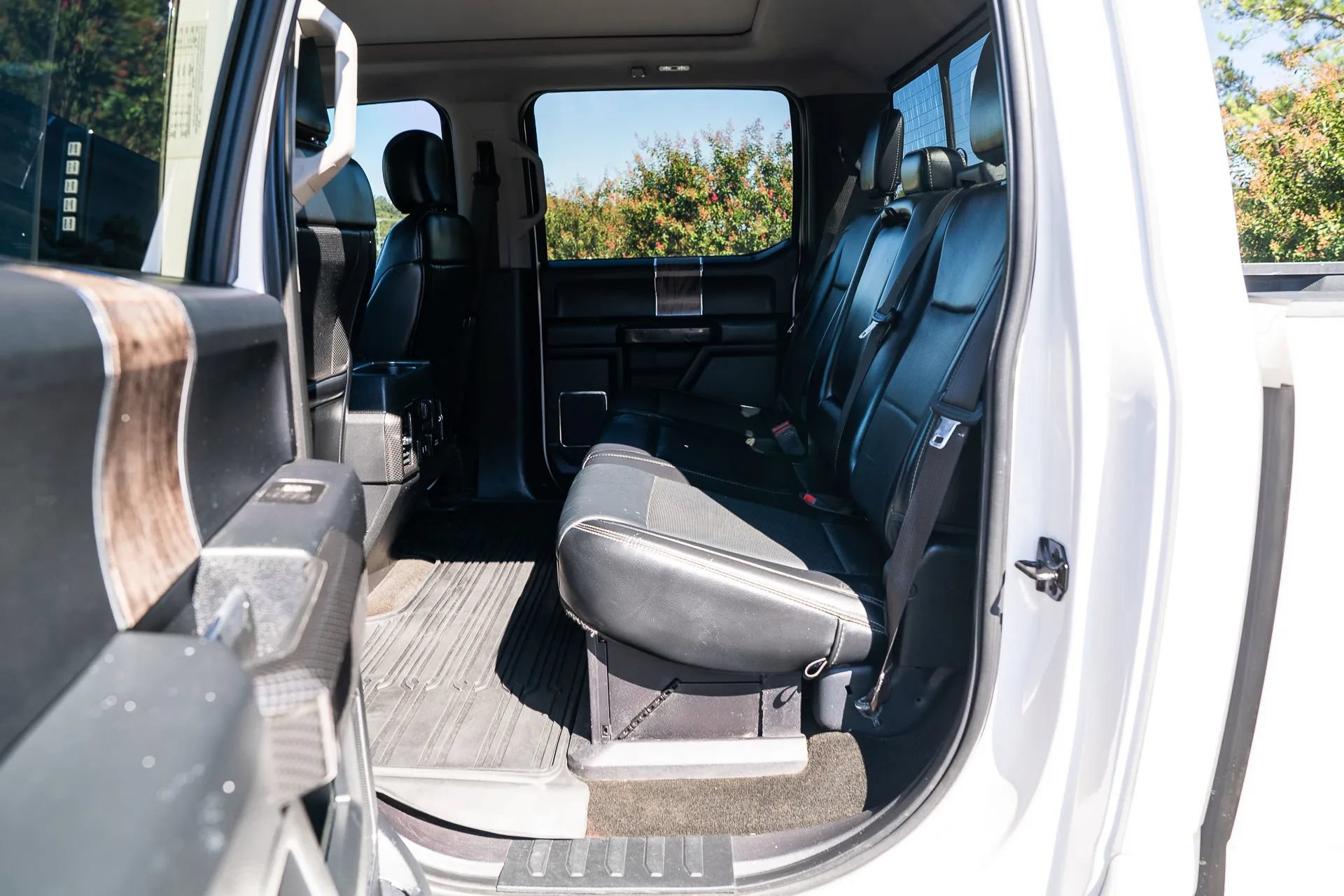 Used 2019 Ford F250 Lariat w/ Lariat Ultimate Package AWD/4WD image 29