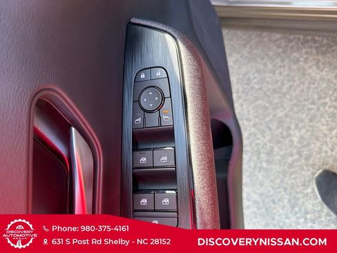 Certified 2025 Nissan Kicks SV FWD image 11