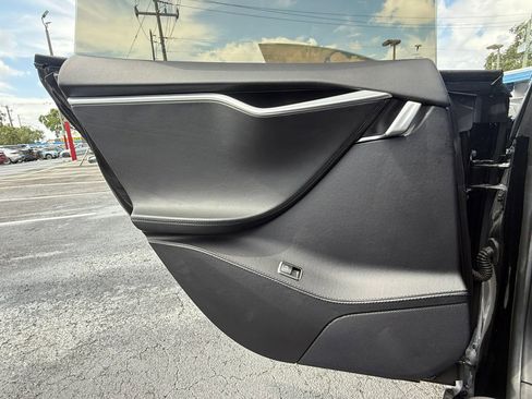 Used 2013 Tesla Model S Performance RWD image 24