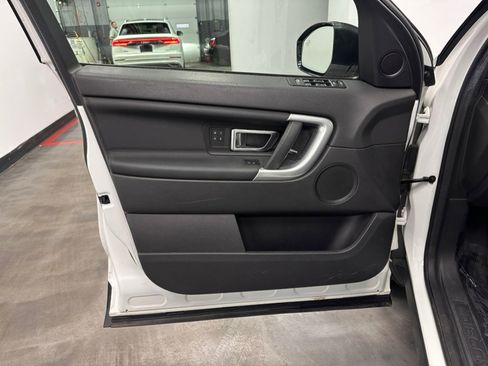 Used 2018 Land Rover Discovery Sport HSE image 46