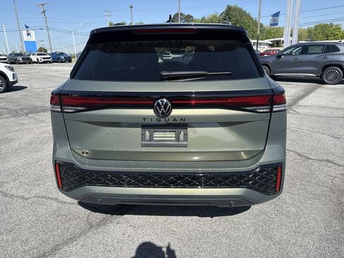 New 2026 Volkswagen Tiguan SE R-Line FWD image 5