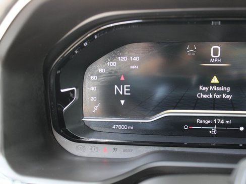 Used 2023 GMC Yukon Denali w/ Advanced Technology Package AWD/4WD image 13