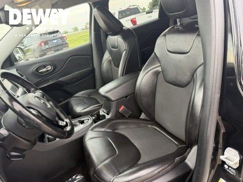 Used 2021 Jeep Cherokee Latitude Plus AWD/4WD image 11