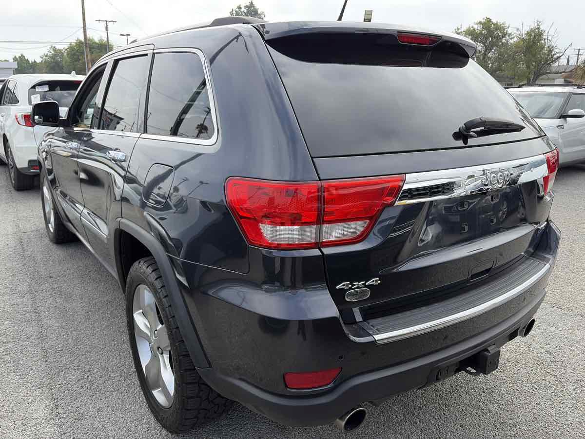Used 2013 Jeep Grand Cherokee Overland AWD/4WD image 4