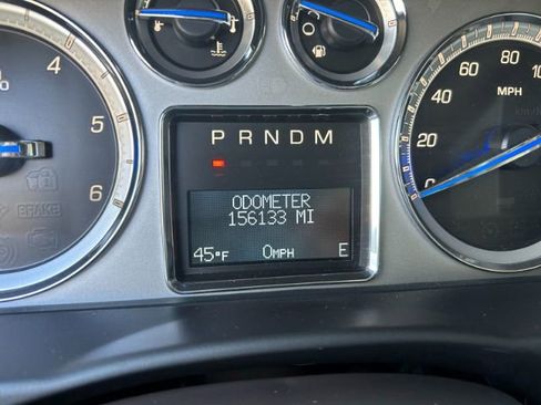 Used 2011 Cadillac Escalade Premium image 16