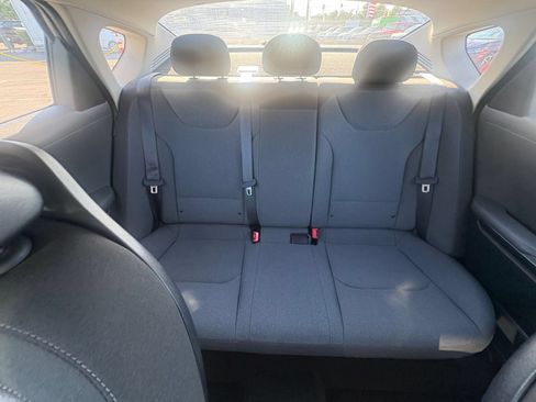 Used 2025 Kia K4 FWD image 38