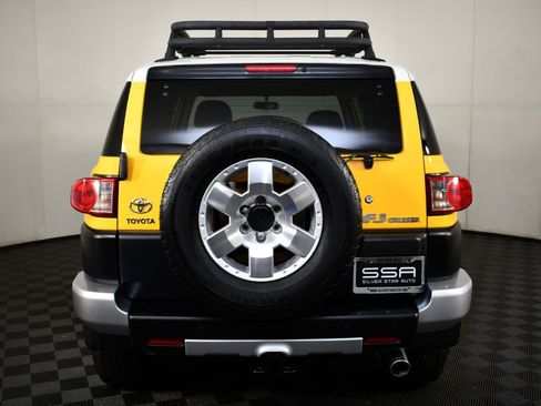 Used 2007 Toyota FJ Cruiser 4WD image 8