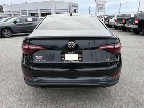 Used 2023 Volkswagen Jetta SE image 7