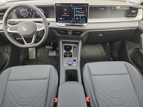 New 2026 Volkswagen Tiguan SE image 21