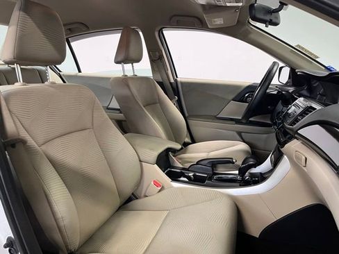 Used 2016 Honda Accord LX image 10
