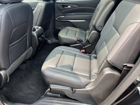 Used 2025 Chevrolet Traverse Z71 AWD/4WD image 11