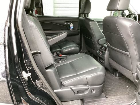 Used 2020 Honda Pilot Touring image 5