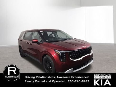 Certified 2025 Kia Carnival image 4