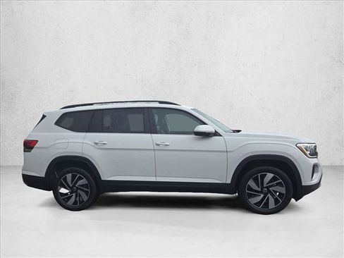 Used 2024 Volkswagen Atlas SE FWD image 4