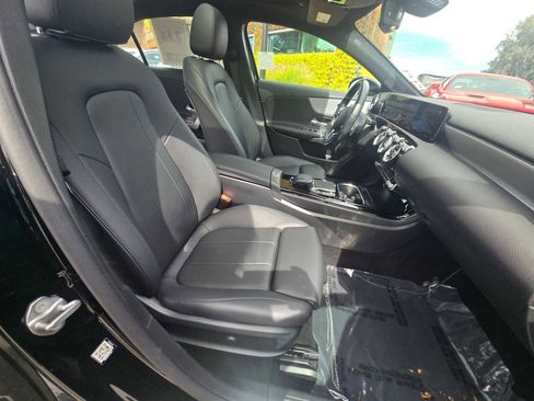 Used 2022 Mercedes-Benz A 220 4MATIC image 11