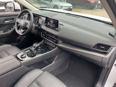 Certified 2026 Nissan Rogue SV w/ SV Premium Package image 23