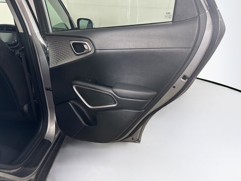 Used 2025 Kia Soul LX w/ LX Technology Package image 29