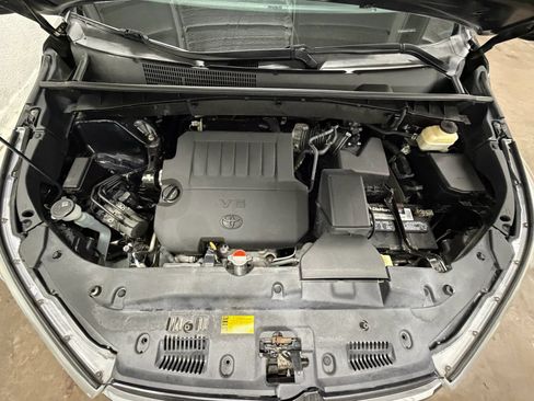 Used 2015 Toyota Highlander Plus FWD image 26