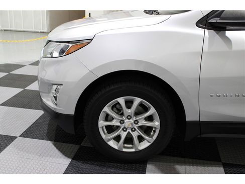 Used 2019 Chevrolet Equinox LS image 9