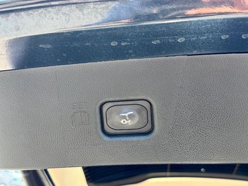 Used 2023 Lincoln Nautilus FWD image 38