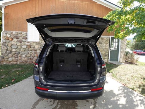 Used 2021 Jeep Grand Cherokee L Limited image 31