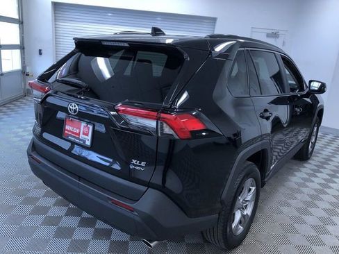 Used 2025 Toyota RAV4 XLE AWD/4WD image 35