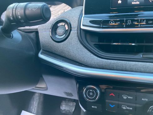 Used 2022 Jeep Compass Latitude w/ Convenience Group image 21