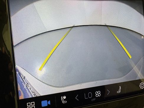 Used 2023 Volvo XC60 B5 Ultimate w/ Climate Package image 29