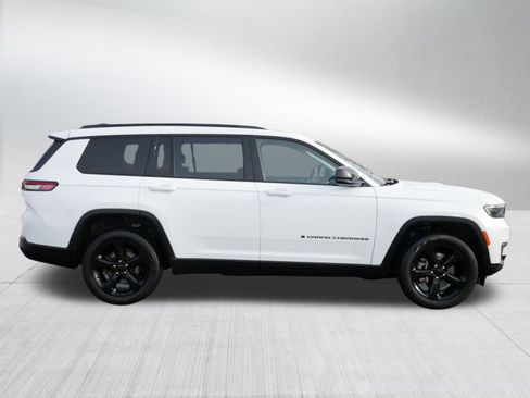 Used 2023 Jeep Grand Cherokee L Limited w/ Black Appearance Package image 8