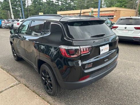 Used 2026 Jeep Compass Latitude AWD/4WD image 5